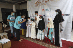 Jurnalis Kayuh Indonesia Santuni Anak Yatim dan Dhuafa