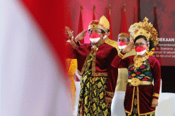 Meriahkan HUT Kemerdekaan Direksi dan Pegawai Bank BTN Kenakan Pakaian Adat