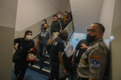 Gempa Terasa Hingga Jakarta, Karyawan Kocar-kacir Keluar Gedung Perkantoran