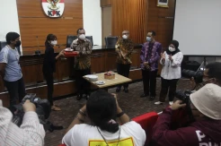Pimpinan KPK Peringati HPN Bersama Wartawan