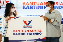 Kartini Perindo Berikan Santunan ke Balita Penderita Tumor Pipi