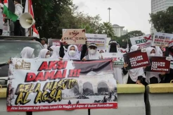 Aksi Damai Bela Palestina di Depan Kedutaan Besar Amerika Serikat