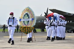 Jenazah Prajurit Korps Marinir yang Gugur di Papua Tiba di Surabaya