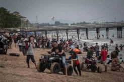Peningkatan Wisatawan di Pantai Anyer saat Liburan Lebaran