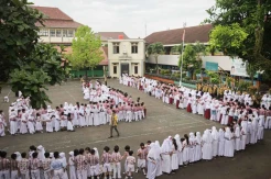 Halal Bihalal di Hari Pertama Masuk Sekolah Usai Lebaran