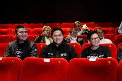 Menteri BUMN Erick Thohir Nonton Bareng Film Srimulat Hil Yang Mustahal