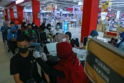 Pandemi Melandai, Warga Palembang Tetap Antusias Ikuti Vaksinasi Covid-19