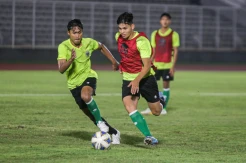 Momen Max Christoffel Latihan Bersama Timnas  Indonesia U-19