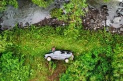 Penampakan Mobil Wisatawan Terjun ke Jurang Sedalam 40 Meter di Jalur Ijen Banyuwangi