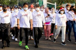 Menteri Kabinet Indonesia Maju Kompak Gerak Jalan Bersama
