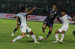 Arema FC Kalahkan PSIS Semarang 2-1
