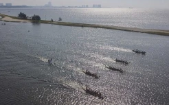 Lomba Perahu Naga di Pantai Ancol