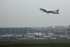 Tekan Harga Tiket, Presiden Jokowi Minta Jumlah Pesawat Ditambah