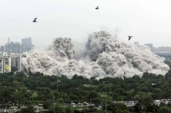 Gunakan 3.700 Kg Bahan Peledak, Begini Detik-detik Menara Kembar Supertech di India Dirobohkan