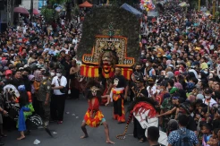 Kirab Budaya Kesenian Reog di Klaten
