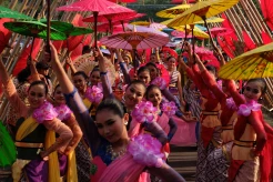 Festival Payung Indonesia Bertema The Kingdom and Umbrella