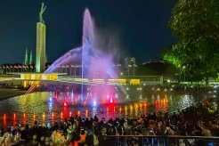 Menikmati Warna-Warni Air Mancur Menari di Taman Lapangan Banteng