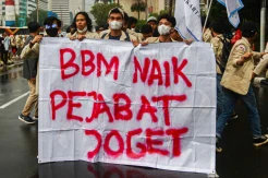 Gelar Aksi di Jakarta, Mahasiswa : BBM Naik Pejabat Joget