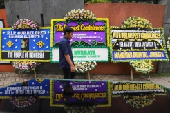 Karangan Bunga untuk Ratu Elizabeth II di Kedubes Inggris Terus Berdatangan