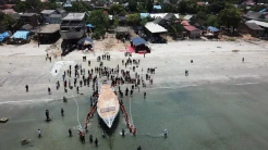 Ritual Budaya Anyyorong Lopi Meriahkan Festival Pinisi XII 2022