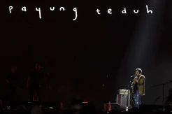 Payung Teduh X Pusakakata Bius Penonton Synchronize Fest 2022