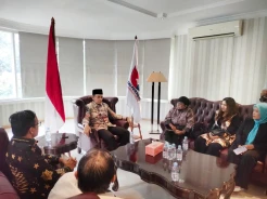 Relawan Ganjar Pranowo Bertemu TGB Muhammad Zainul Majdi