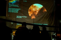 Piknik Malam Bersama Saksikan Gerhana Bulan Total