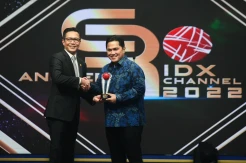 Erick Thohir Raih Penghargaan Visionary Leader di Anugerah CSR IDX Channel 2022