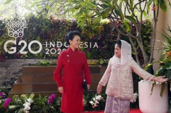 Tampil Sederhana dan Bersahaja, Iriana Berfoto dengan Ibu Negara Para Pemimpin Dunia