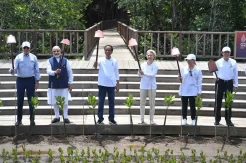 Pemimpin G20 Tanam Mangrove di Tahura Ngurah Rai Bali
