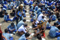 Ratusan Siswa SMIT Bina Amal Semarang Ciptakan Rekor Bermain Catur Jawa