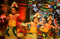Tari Pendet Buka Puncak Peringatan HKSN dan HDI 2022 di Bali
