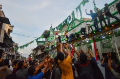 Tradisi Serak Gulo di Padang