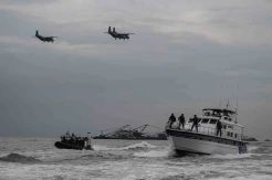 Aksi Prajurit TNI AL Saat Admiral Insprection di Perairan Teluk Jakarta