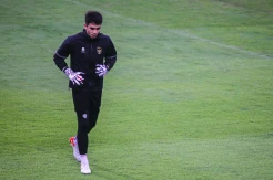 Jelang Lawan Vietnam, Kiper Timnas Indonesia Nadeo Argawinata Ikut Latihan Bersama Squad Garuda