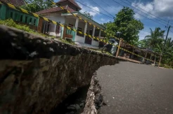 Jalan Ambles Akibat Hujan Deras
