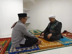 TGB HM Zainul Majdi Bertemu dengan Syeikh Muhammad Abdul Gaos Saefulloh Maslul