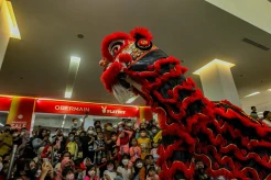Atraksi Barongsai Meriahkan Tahun Baru Imlek di Pusat Perbelanjaan