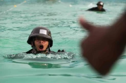 Uji Ketangkasan, Prajuri Marinir Berlatih Renang Militer