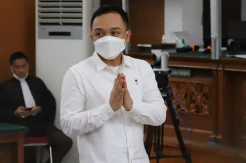 Hakim Jatuhkan Vonis 13 Tahun Penjara kepada Ricky Rizal