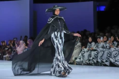 HSE by Efnie Pamerkan 9 Koleksi Busana di IFW 2023