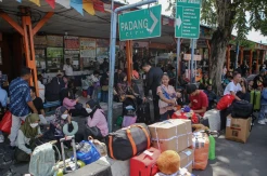 Mudik Awal di Terminal Kalideres