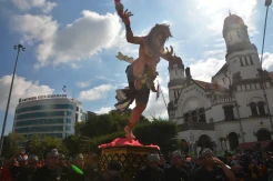 Potret Kemeriahan Karnaval Seni Budaya Lintas Agama dan Pawai Ogoh-Ogoh di Semarang
