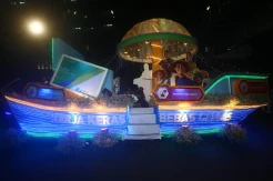 Perahu BPJS Ketenagakerjaan Meriahkan Light Parade HUT Kota Surabaya Ke-730