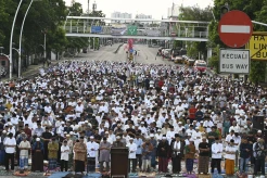Ribuan Umat Muslim Laksanakan Salat Idul Adha di Jatinegara Barat
