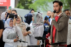 Momen Jeje Govinda Jadi Incaran Ibu-ibu saat Tampil di Kemenpora