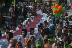 Pembentangan Kain Merah Putih Sepanjang 1.000 Meter di Boyolali