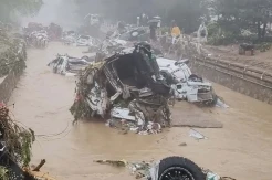 Puluhan Mobil Hanyut di Sungai, Beijing Porak Poranda Digulung Topan Doksuri