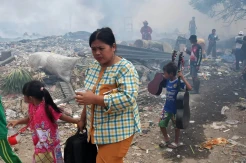 Kebakaran Lapak Barang Bekas dan Rumah Semi Permanen di Bintara Jaya Bekasi