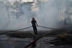 Kebakaran Lahan di Jalan Perjuangan Bekasi